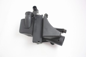 OBUDOWA FILTRA POWIETRZA BMW 728 E38