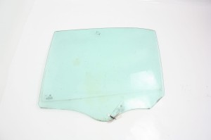 SZYBA TYLNA LEWA BMW 728 E38