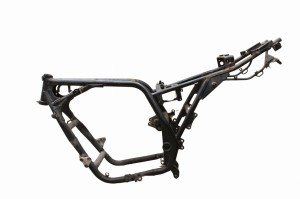 RAMA Z DOKUMENTAMI Yamaha XJR 1300 99-16