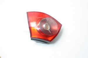 LAMPA TYLNA PRAWA VW Golf 5
