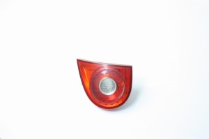 LAMPA TYLNA PRAWA VW Golf 5