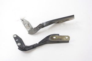 ZAWIAS MASKI PRZEDNIEJ Porsche Cayenne 3.2 VR6 02-10