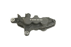 ZACISK HAMULCOWY PRAWY Kawasaki ZX6R 98-00