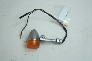 KIERUNKOWSKAZ PRZEDNI PRAWY Suzuki GR 650 83-85