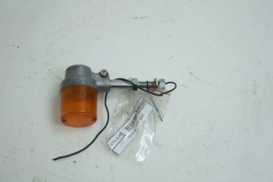 KIERUNKOWSKAZ TYLNY PRAWY Suzuki GR 650 83-85