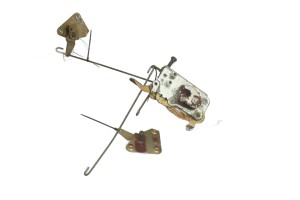 MECHANIZM OTWIERANIA DRZWI LEWYCH BMW E12 518